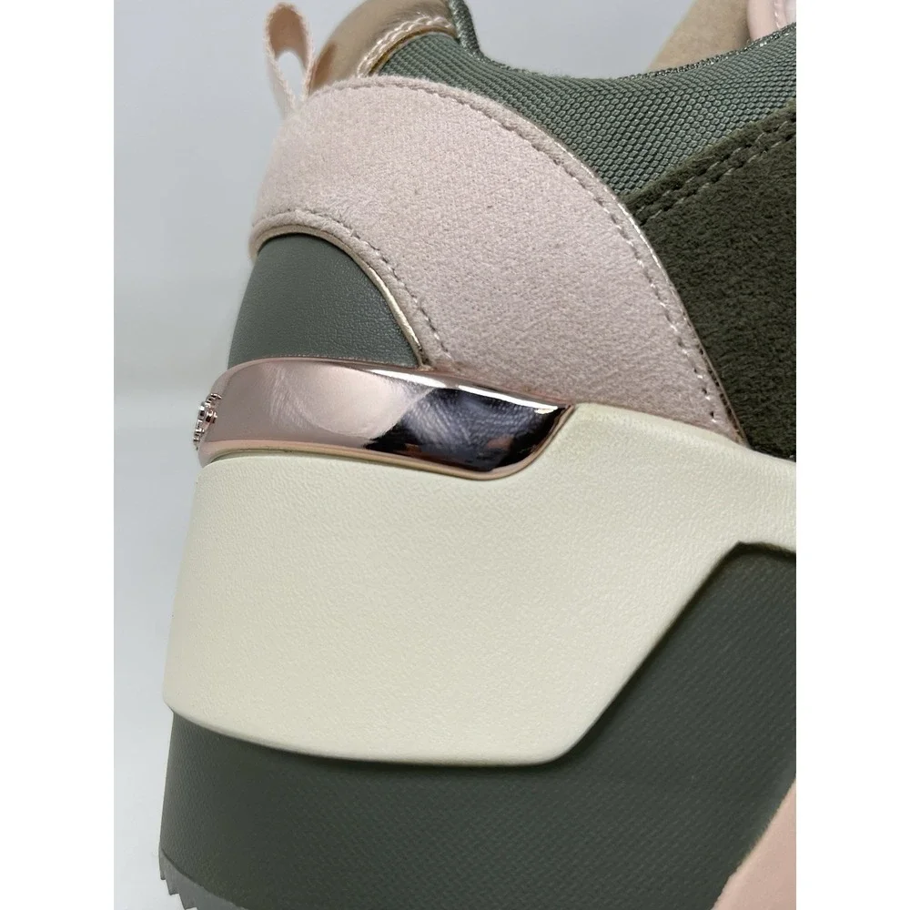 Skechers description street